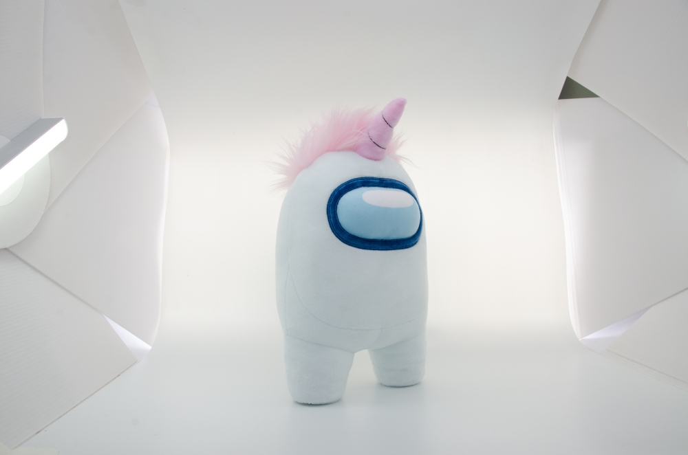YUME AMONG US OFFICIAL 12 PLUSH WITH ACCESSORY WHITE WITH UNICORN HAT