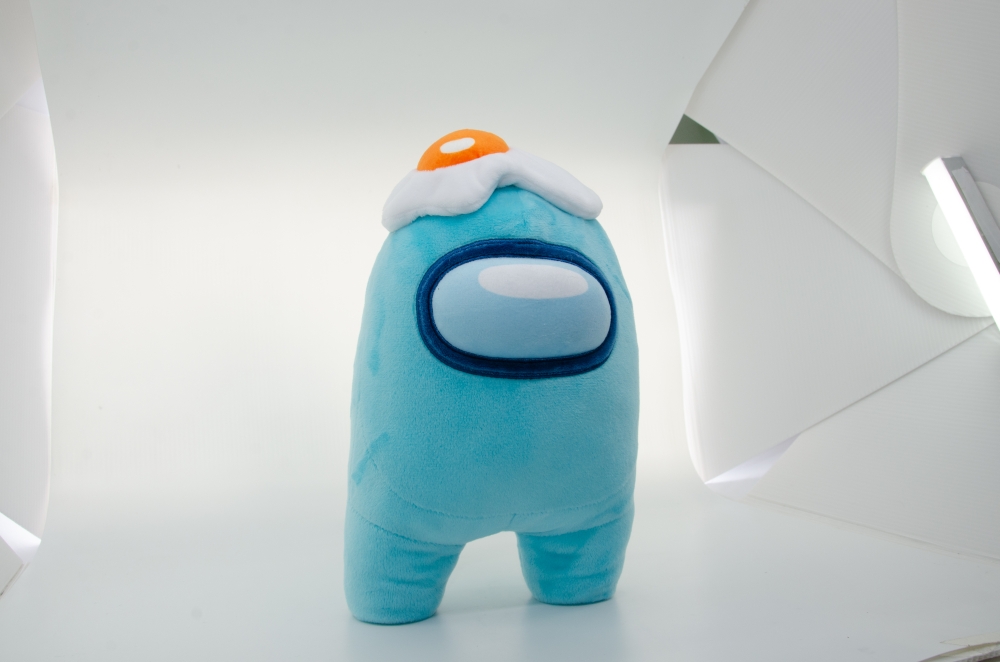 YUME AMONG US OFFICIAL 12 PLUSH WITH ACCESSORY CYAN WITH EGG HAT