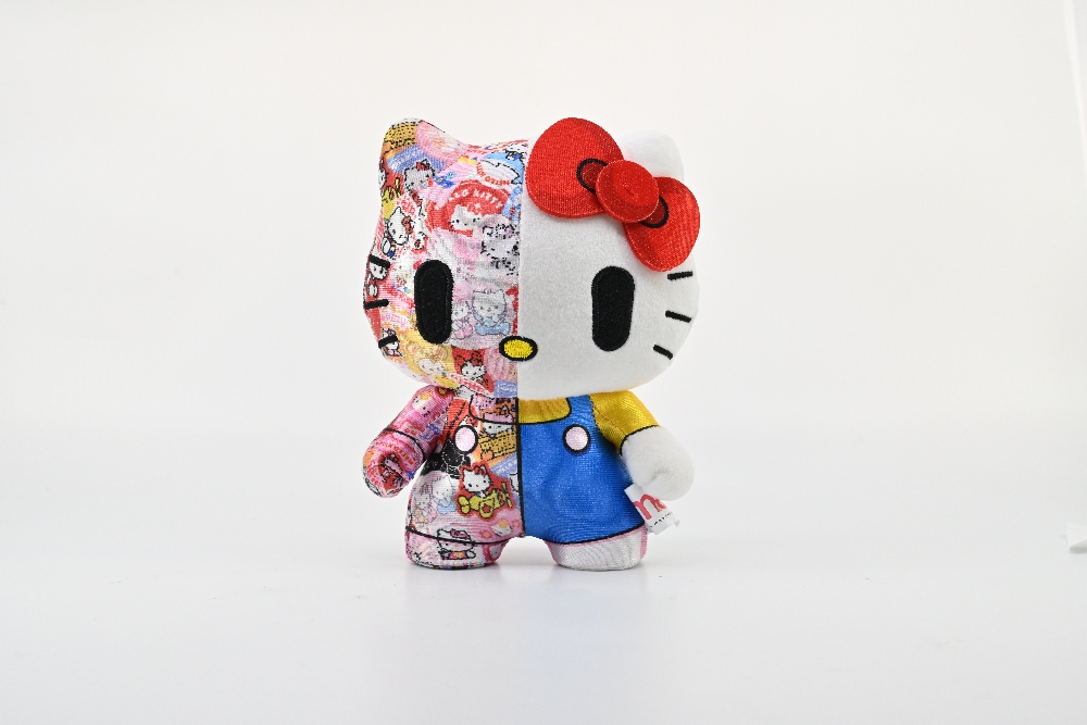 YUME HELLO KITTY DZNR PLUSH - THE 50TH ANNIVERSARY